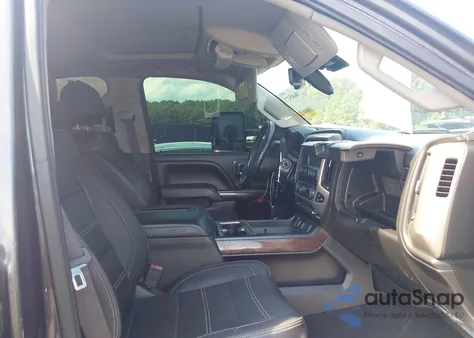 2016 GMC Sierra 2500Hd Denali z USA, uszkodzony, nr VIN 1GT12UE88GF179996